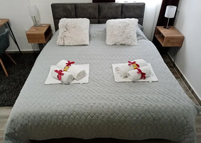 Pahuljica شقة اباتين